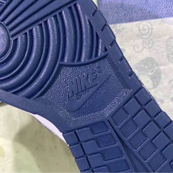 Nike Dunk Low x Louis Vuitton White and Blue Sneakers - Picture 9 of 14